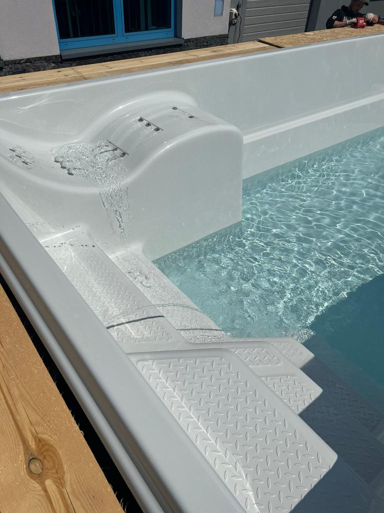 Glasfiberpool MAXI SPA 8,00m x 3,50m x 1,50m