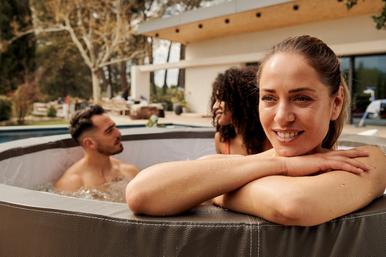 NetSpa Vita Premium 6 Personer Semi-Rigid Spa med Möbler
