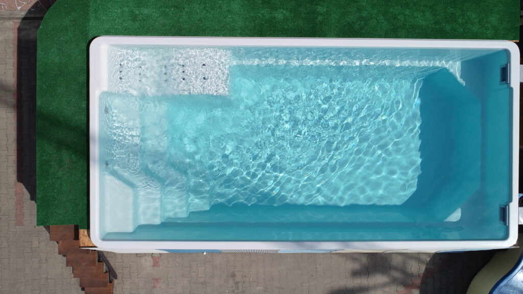 Glasfiberpool SWIM COMFORT 8,80m x 3,50m x 1,50m